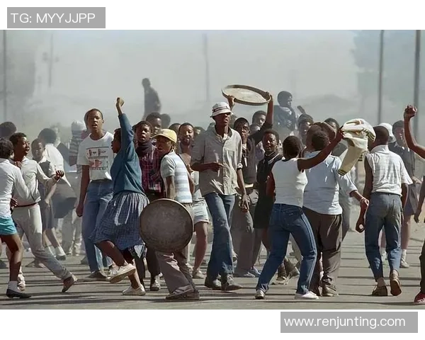 聚焦足球赛场黑人球星与白人核心力量的融合与竞技对话